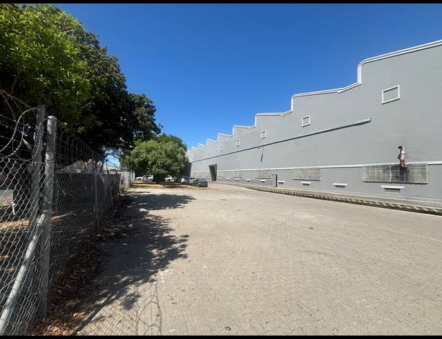 5,134M² INDUSTRIAL YARD TO LET IN BLACKHEATH INDUSTRIAL